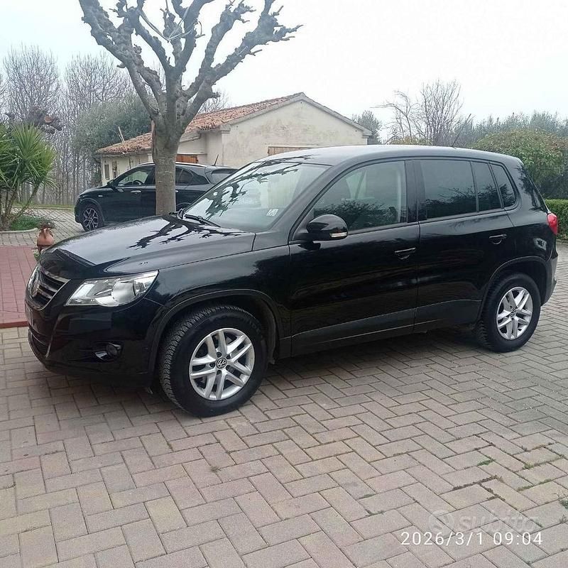 Usata VW Tiguan Trendline 140 CV (102 kW) 2011 Nero SUV