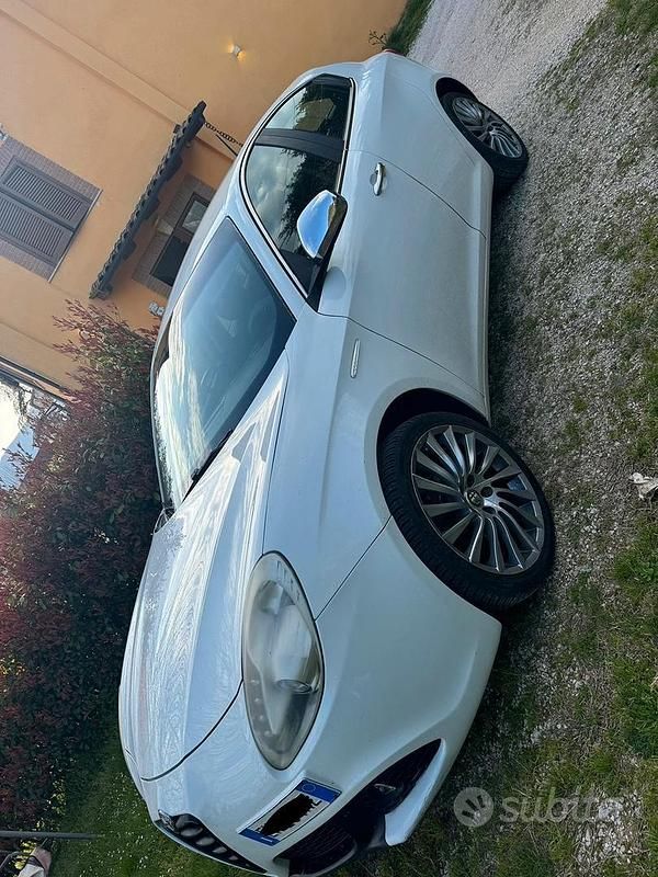 Usata Alfa Romeo Giulietta 120 CV (88 kW) 2012 Bianco Utilitaria