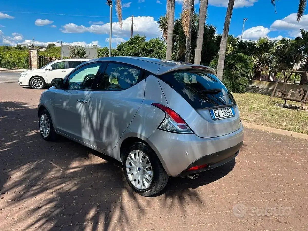 Usata Lancia Ypsilon S 95 CV (69 kW) 2015 Grigio Utilitaria