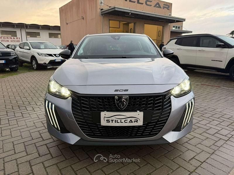 Usata Peugeot 208 Style 101 CV (74 kW) 2025 Grigio Utilitaria