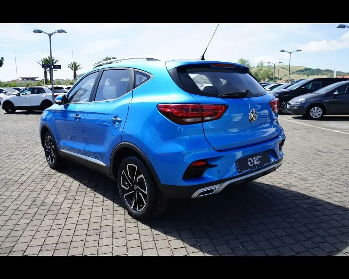 Usata MG ZS Luxury 106 CV (77 kW) 2024 Blu SUV