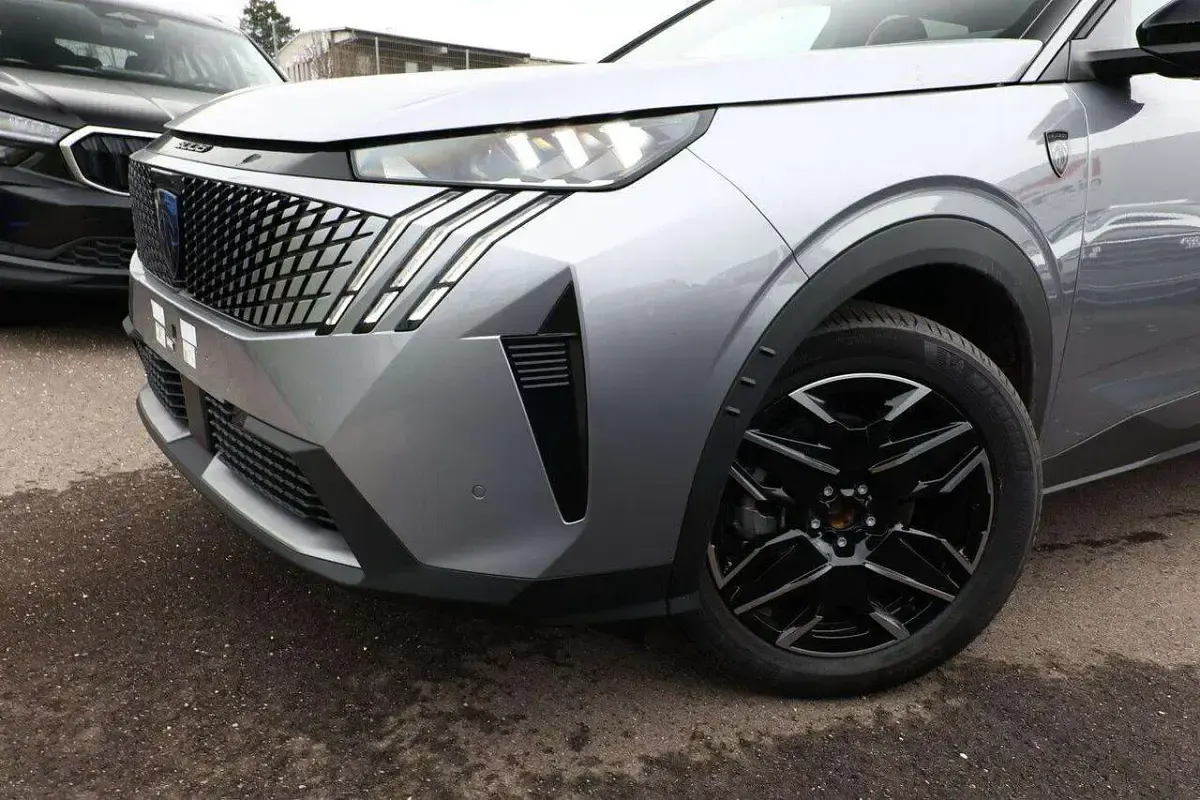 Nuova Peugeot 5008 GTi 145 CV (106 kW) 2026 Grigio SUV