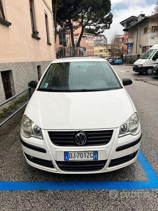 Usata VW Polo Trendline 54 CV (39 kW) 2007 Bianco Utilitaria