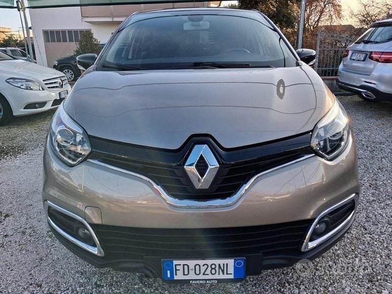 Usata Renault Captur Intens 90 CV (66 kW) 2016 Antracite SUV