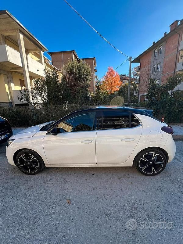 Usata 2021 Opel Corsa Tre volumi | 11.000 € (Buon prezzo) - Immagine 1/4