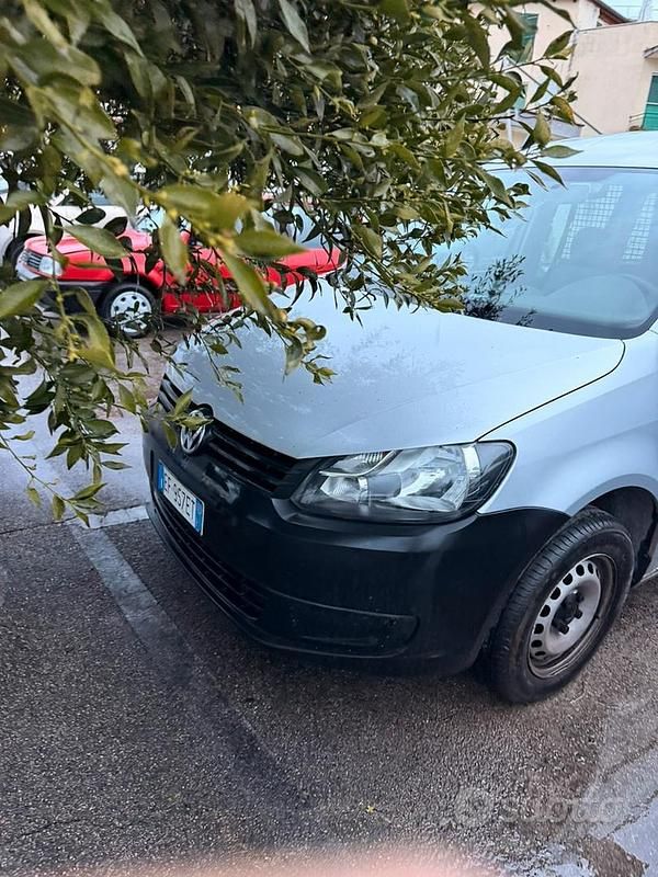 Usata VW Caddy 75 CV (55 kW) 2010 Grigio Monovolume
