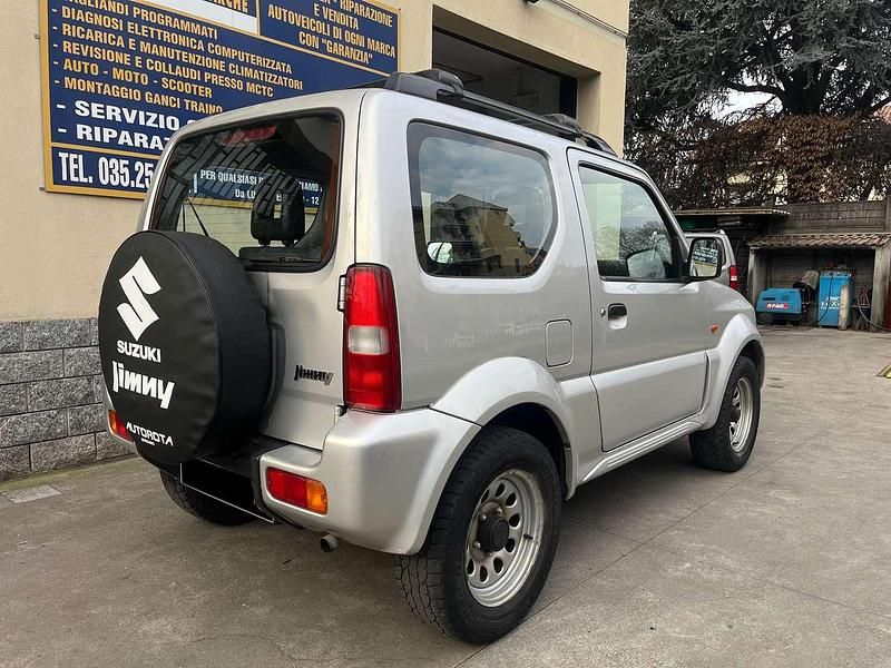 Usata Suzuki Jimny 82 CV (60 kW) 2003 Argento SUV