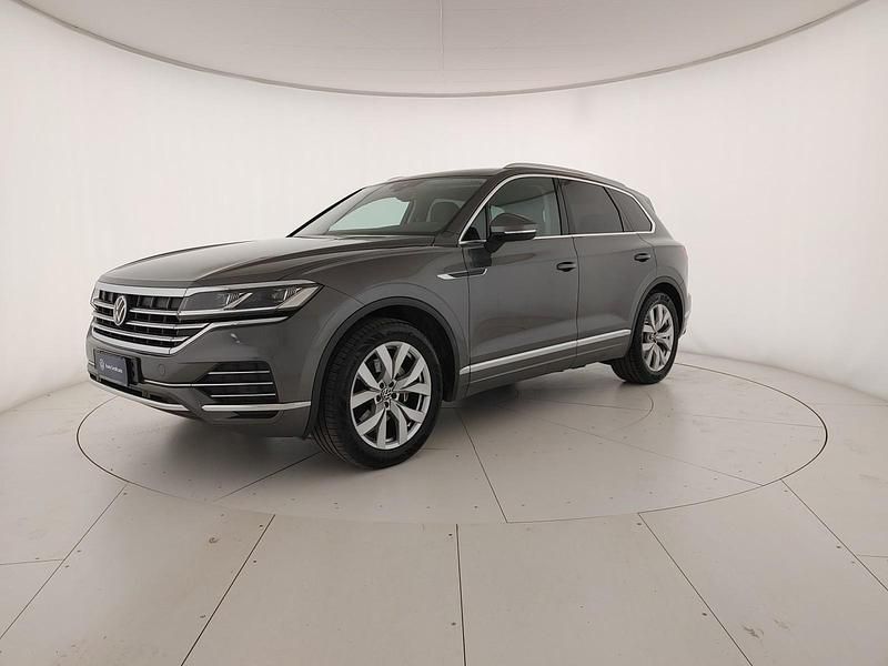 Usata VW Touareg Elegance 231 CV (169 kW) 2021 Silizium grey metallizzato SUV