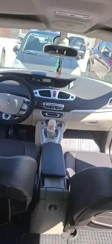 Usata Renault Scénic III 110 CV (80 kW) 2011 Monovolume