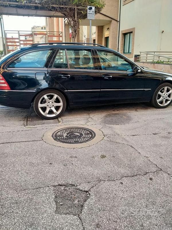 Usata 2007 Mercedes C220 Station wagon | 4700 € - Immagine 1/4