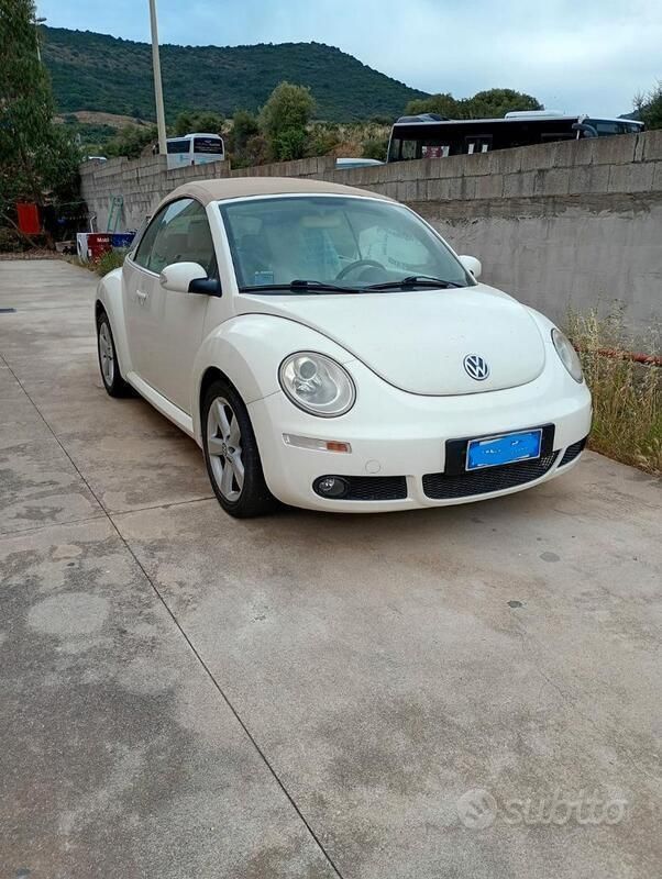 Usata VW Beetle Cabriolet 105 CV (77 kW) 2009 Bianco Cabrio