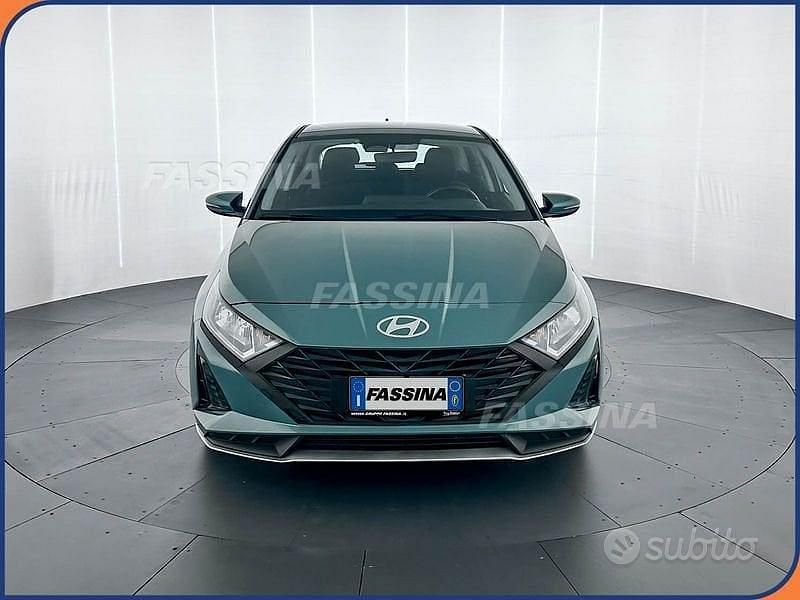 Usata Hyundai i20 84 CV (61 kW) 2023 Verde Utilitaria