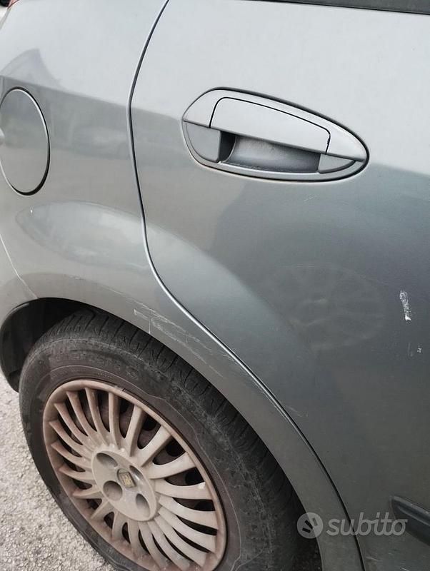 Usata Fiat Grande Punto 75 CV (55 kW) 2009 Utilitaria