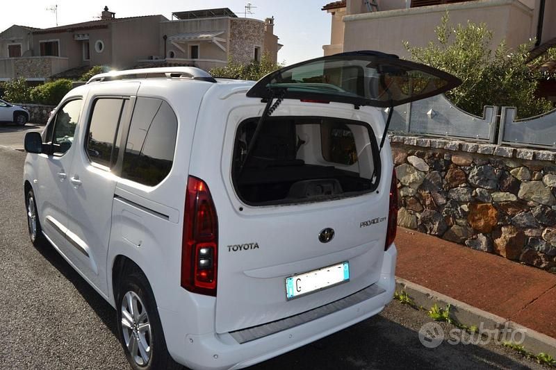 Usata Toyota Proace Verso City 100 CV (73 kW) 2021 Bianco Station wagon