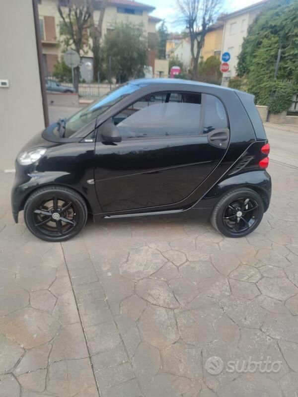 Nero Usata 2011 Smart ForTwo Coupé Coupé | 5800 € (Buon prezzo) - Immagine 1/4