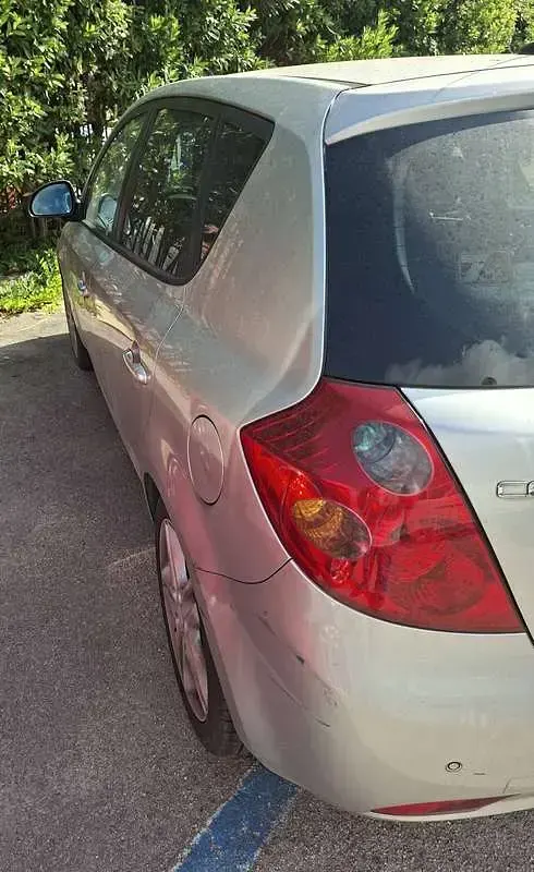 Usata Kia Ceed 116 CV (85 kW) 2007 Argento Utilitaria