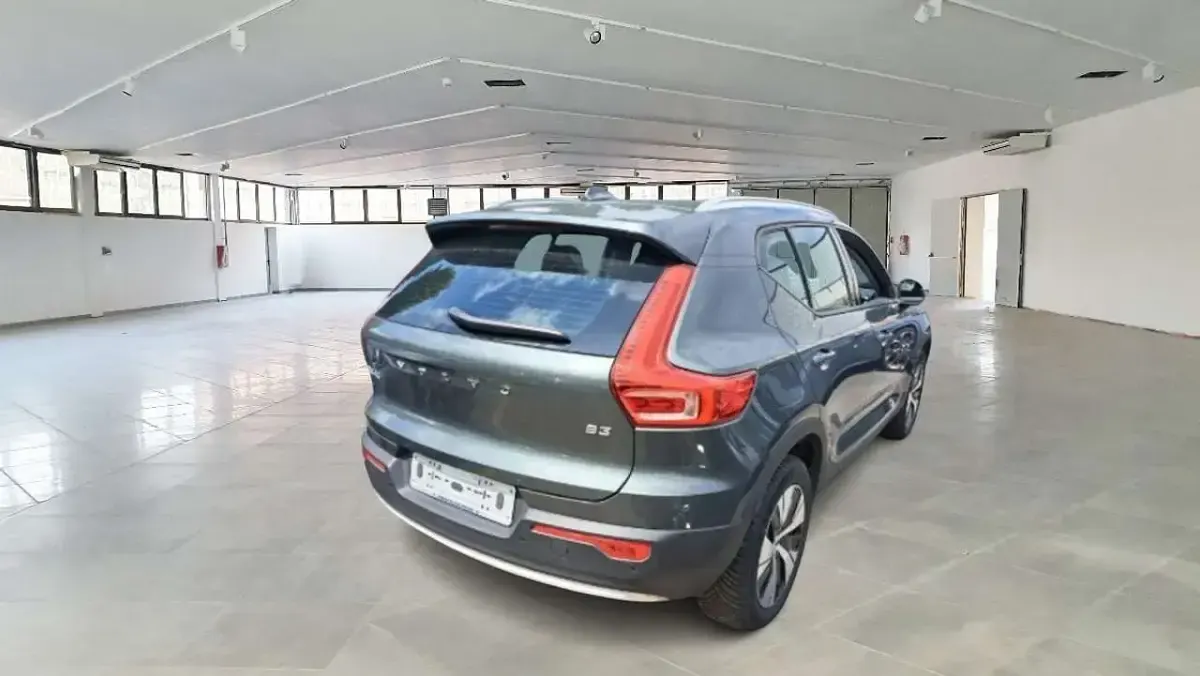 Usata Volvo XC40 Core 163 CV (119 kW) 2025 Verde SUV