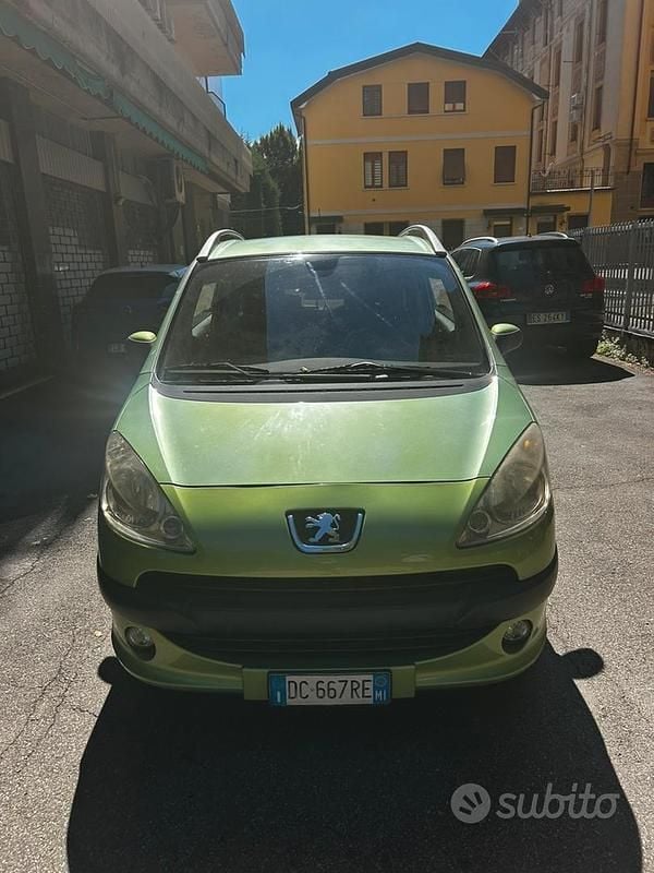 Usata Peugeot 1007 68 CV (50 kW) 2006 Verde Monovolume