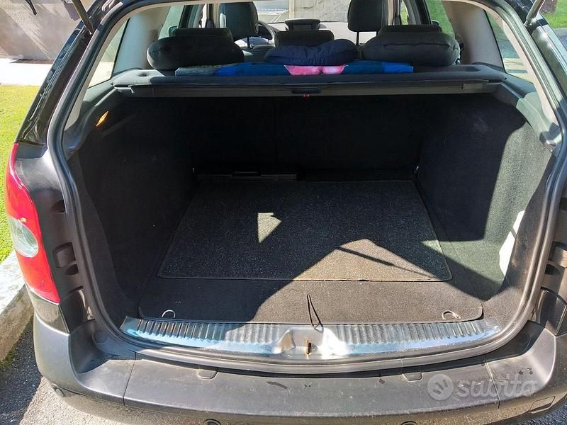 Usata Renault Laguna II 150 CV (110 kW) 2006 Nero Station wagon