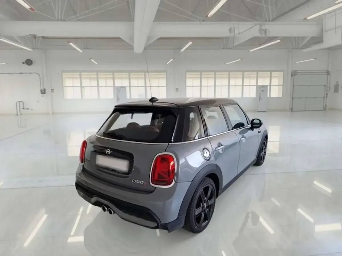 Usata Mini Cooper S Classic 178 CV (130 kW) 2021 Grigio Utilitaria