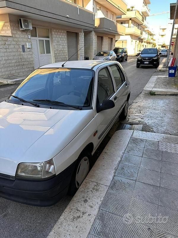 Usata Renault Clio 1990 Bianco Utilitaria