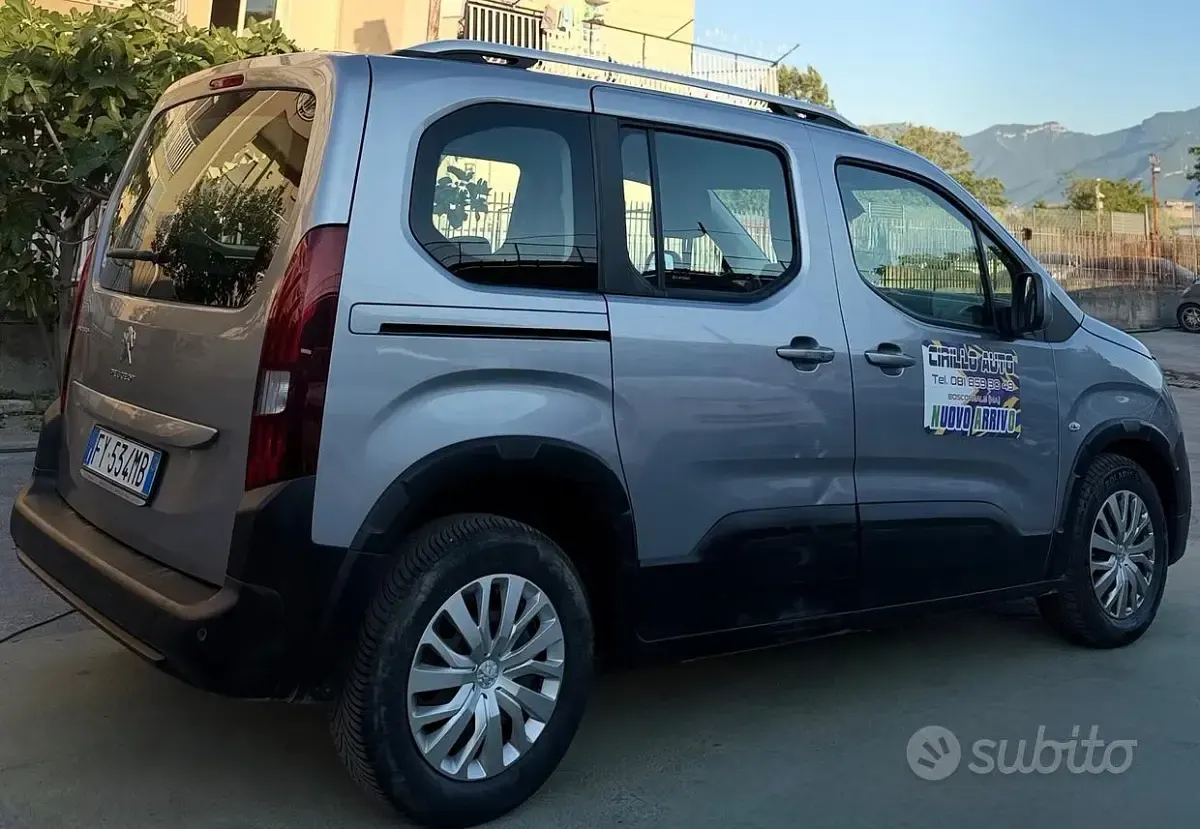 Usata Peugeot Rifter Allure 102 CV (75 kW) 2019 Grigio Monovolume
