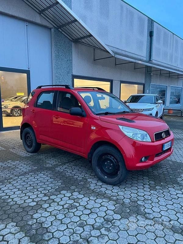 Usata Daihatsu Terios 105 CV (77 kW) 2007 Rosso SUV