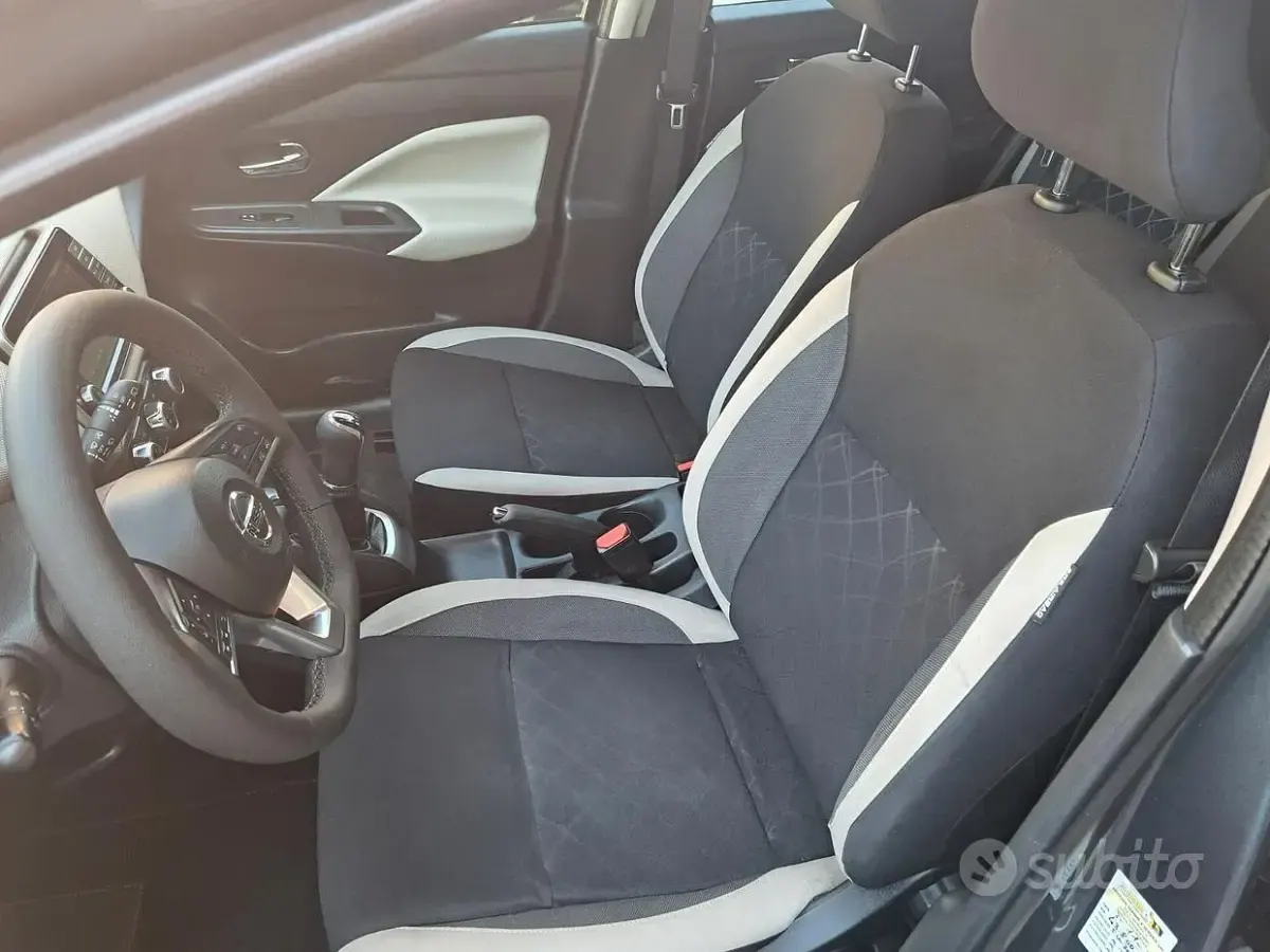 Usata Nissan Micra N-Connecta 90 CV (66 kW) 2017 Grigio Utilitaria
