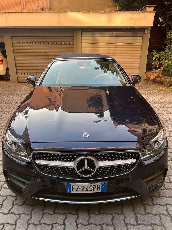 Usata Mercedes E220 Premium Plus 194 CV (142 kW) 2019 Blu/azzurro Cabrio
