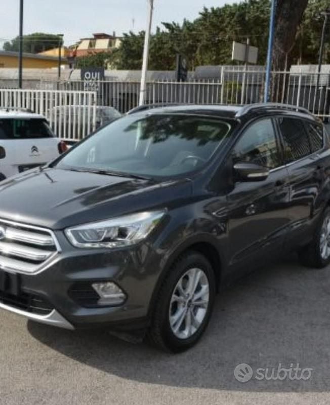 Usata Ford Kuga Titanium 120 CV (88 kW) 2018 Grigio SUV