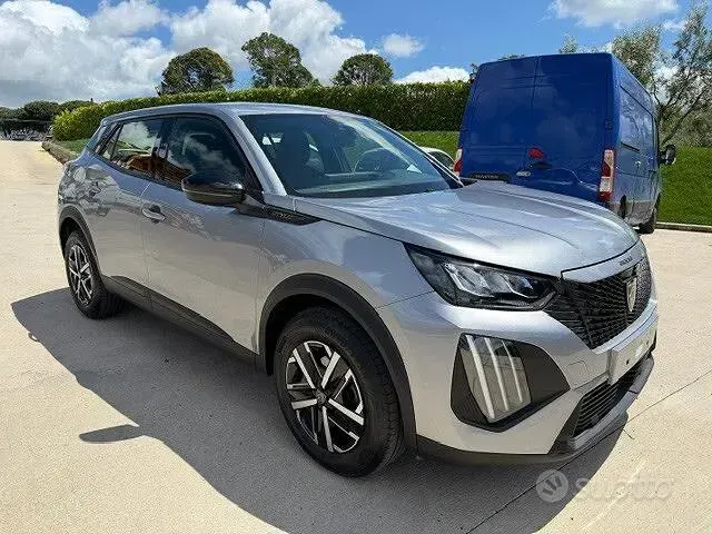 Usata Peugeot 2008 Style 102 CV (75 kW) 2025 Grigio SUV