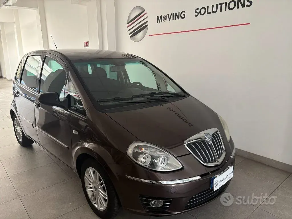 Usata Lancia Musa 95 CV (69 kW) 2012 Marrone Monovolume