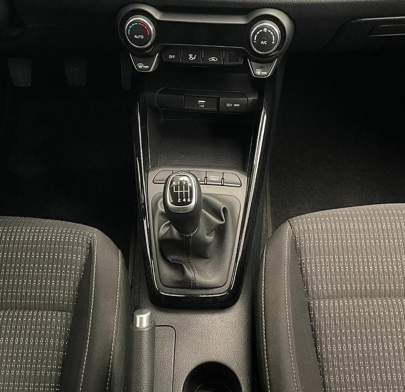 Begagnad Kia Sportage Style 101 HK (74 kW) 2023 Vit SUV