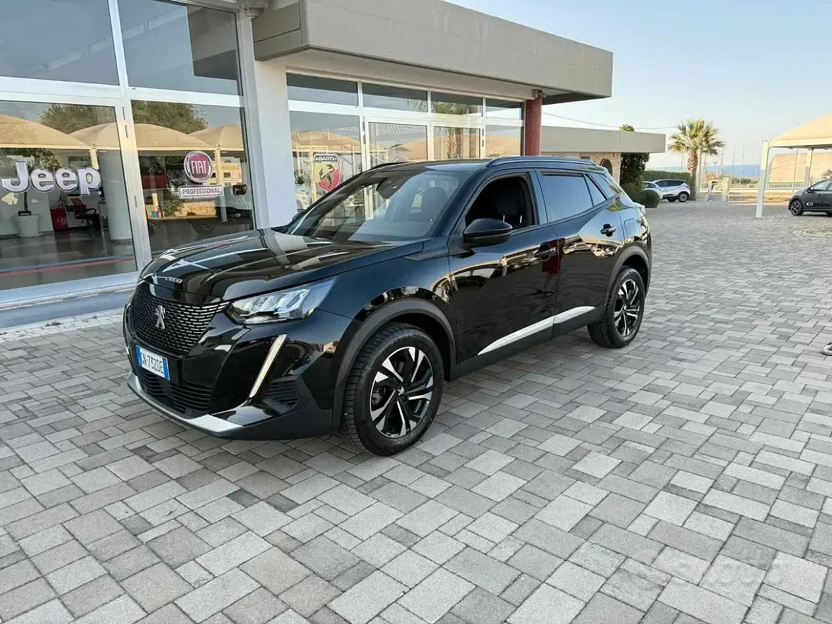 Usata Peugeot 2008 Allure 131 CV (96 kW) 2023 Nero SUV