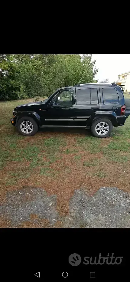 Usata Jeep Cherokee 163 CV (119 kW) 2009 Nero SUV