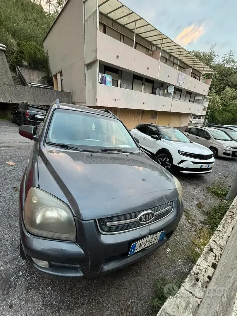 Second-hand Kia Sportage 141 CP (103 kW) 2008 Negru SUV