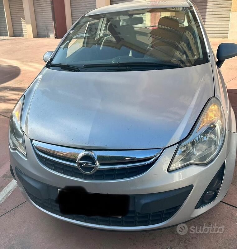 Usata 2011 Opel Corsa Due volumi | 2300 € (Ottimo prezzo) - Immagine 1/4