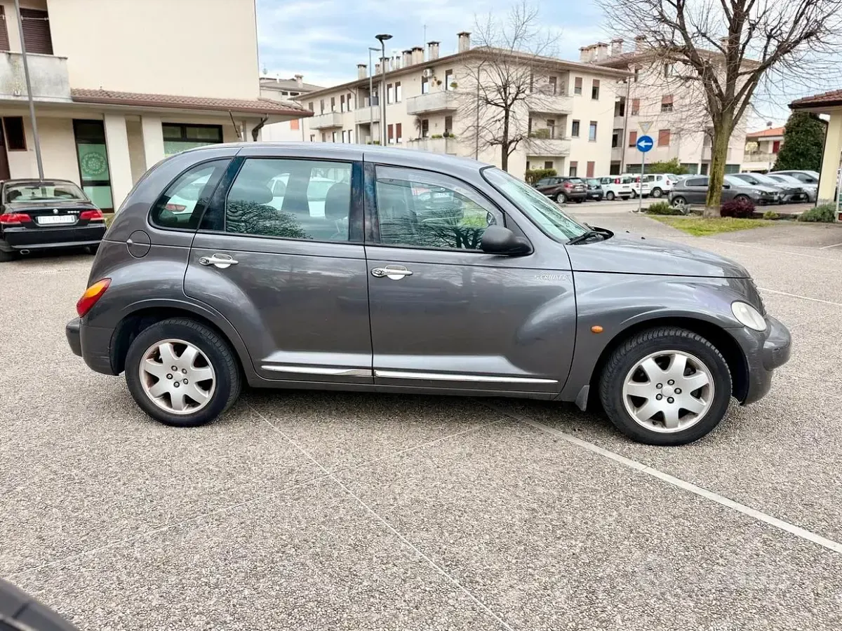 Usata Chrysler PT Cruiser Limited 121 CV (88 kW) 2004 Grigio Berlina