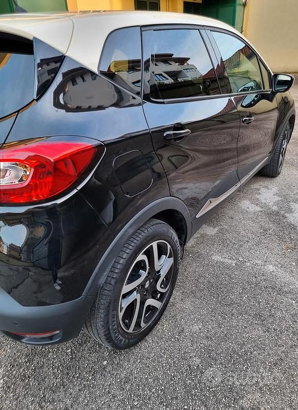Usata Renault Captur 110 CV (80 kW) 2014 Nero SUV