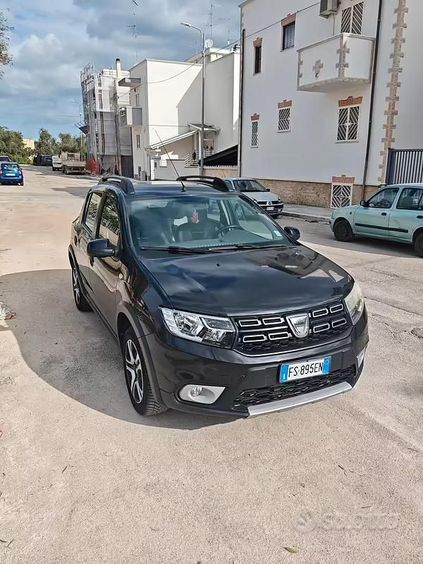 Usata Dacia Sandero Stepway 90 CV (66 kW) 2018 Nero Berlina