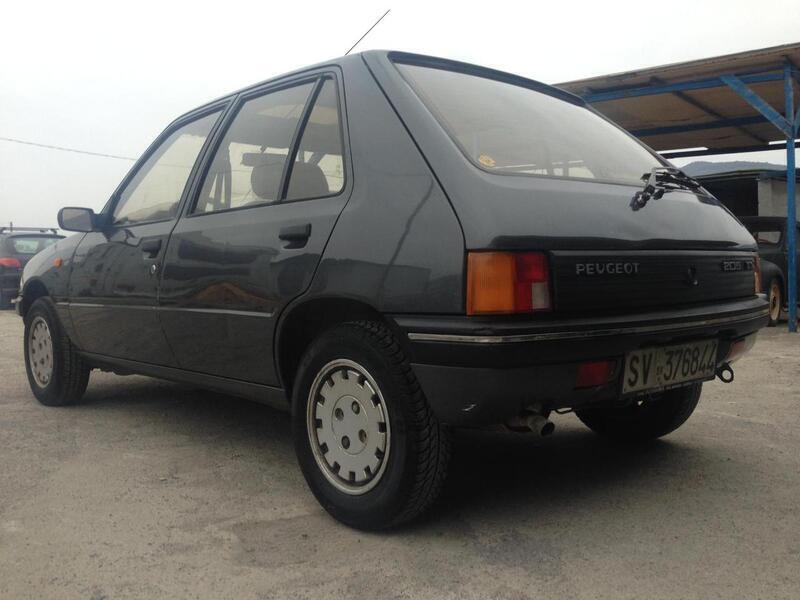 Usato 1990 Peugeot 205 Benzin 82 CV (1.990 €)
