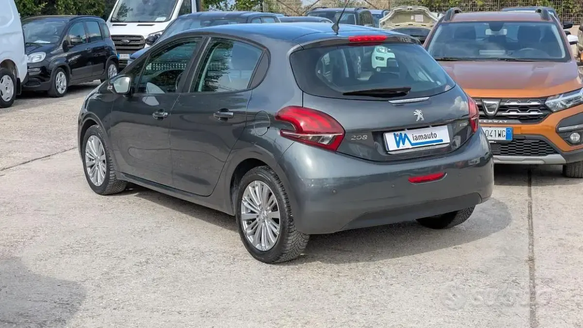 Usata Peugeot 208 82 CV (60 kW) 2016 Grigio Utilitaria