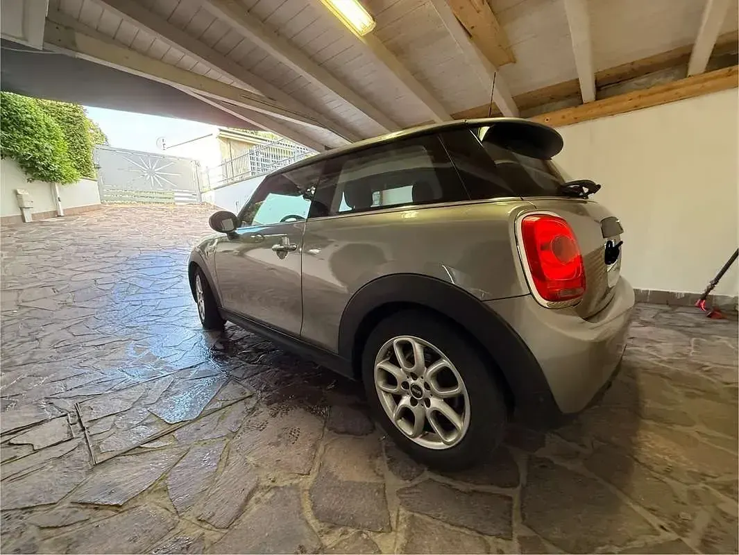 Begagnad Mini ONE 75 HK (55 kW) 2019 Halvkombi