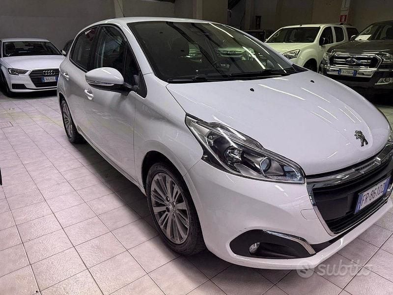 Usata Peugeot 208 Active 82 CV (60 kW) 2018 Bianco Utilitaria
