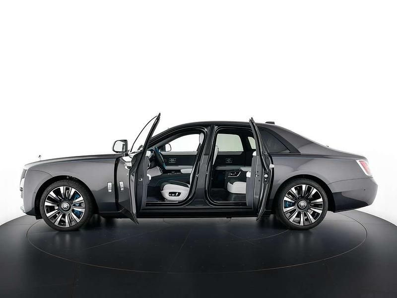 Usata Rolls Royce Ghost 571 CV (419 kW) 2025 Gunmetal Berlina