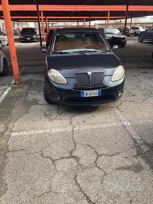 Usata Lancia Ypsilon 80 CV (58 kW) 2005 Nero Utilitaria
