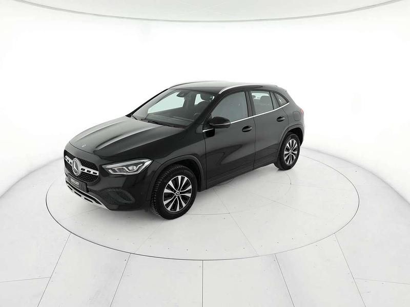 Usata Mercedes GLA180 116 CV (85 kW) 2022 Nero SUV