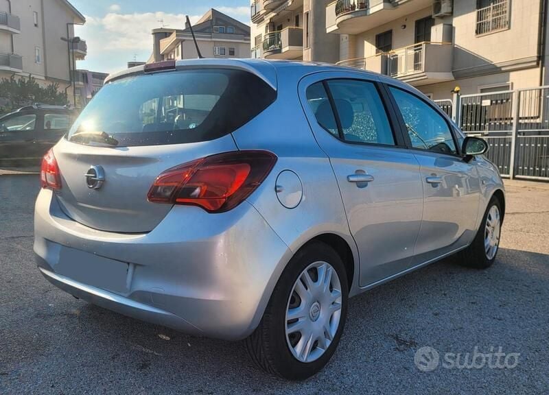 Usata Opel Corsa 69 CV (50 kW) 2016 Argento Berlina
