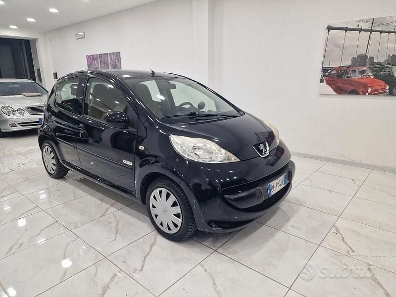 Usata Peugeot 107 68 CV (50 kW) 2007 Nero Utilitaria