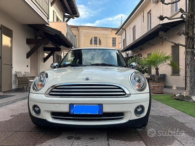 Begagnad Mini ONE 95 HK (69 kW) 2009 Vit Halvkombi